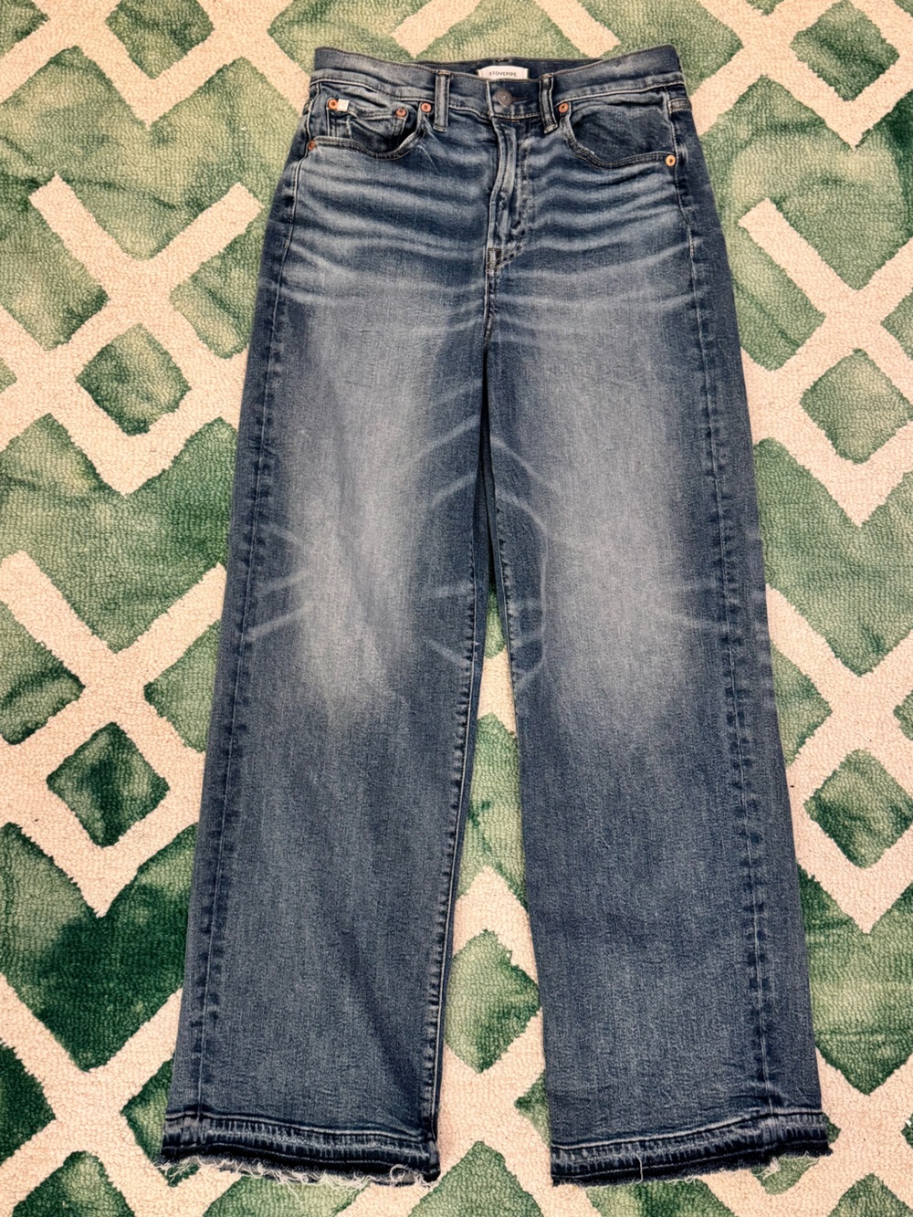 American Eagle AE77 premium stovepipe Jean, EUC, size 4, inseam 29”